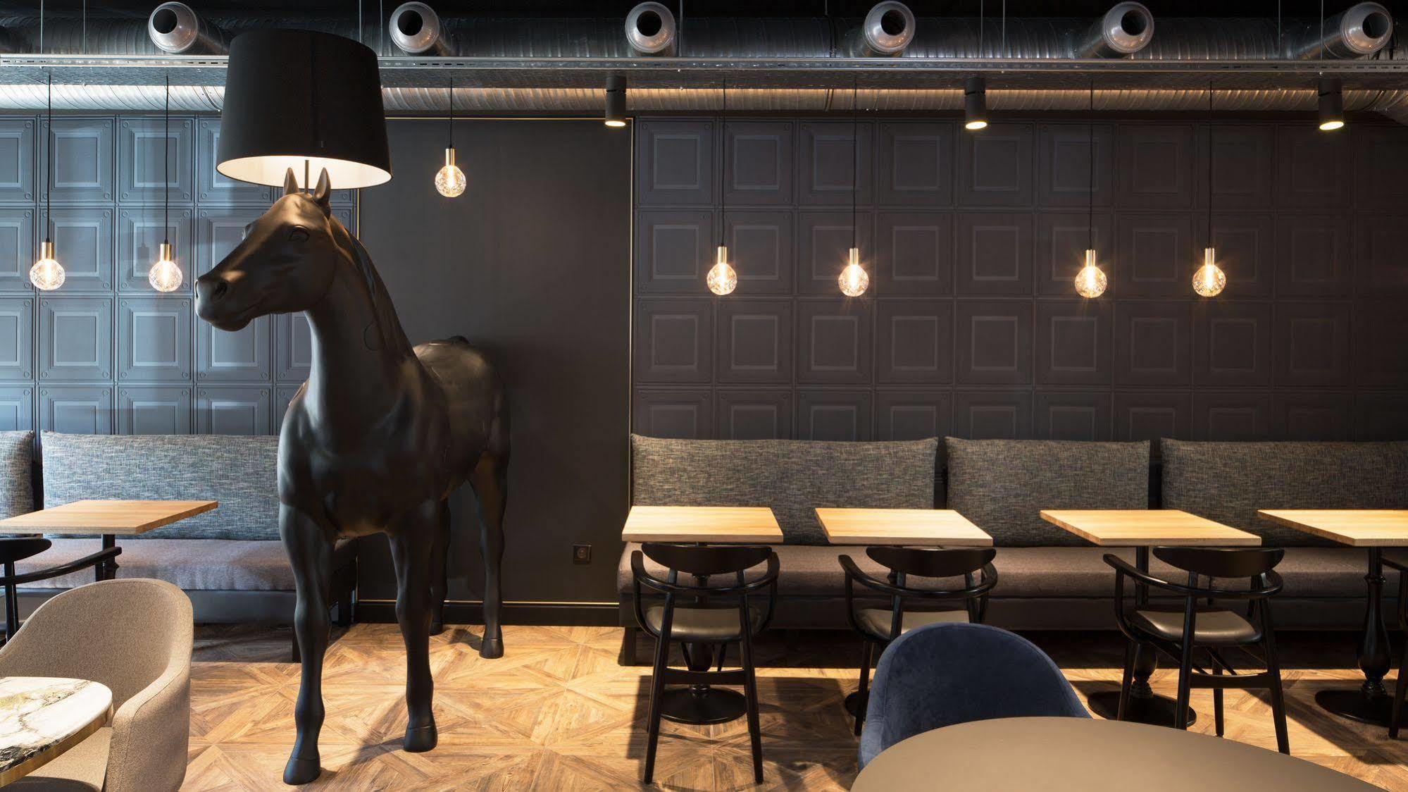Ibis Styles Laval Centre Gare Otel Dış mekan fotoğraf