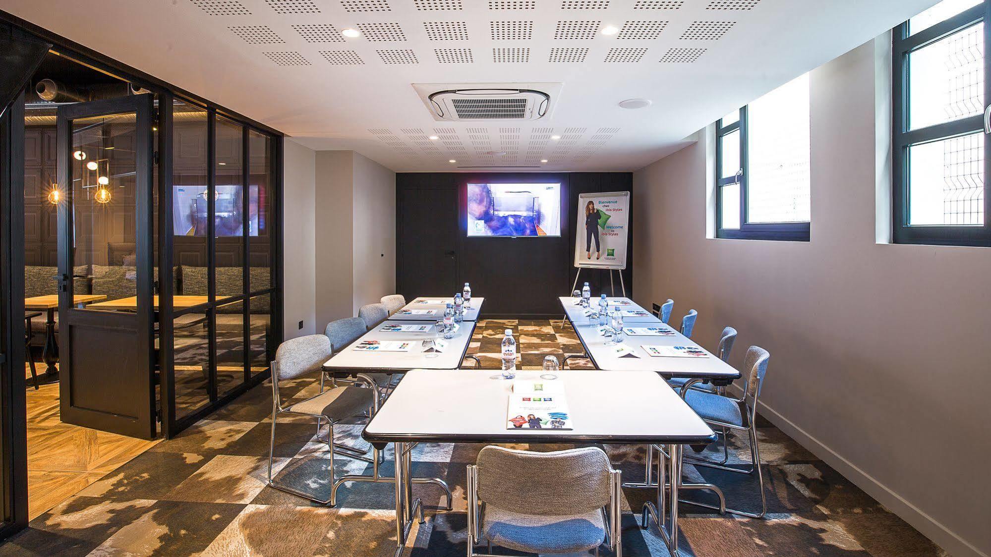Ibis Styles Laval Centre Gare Otel Dış mekan fotoğraf